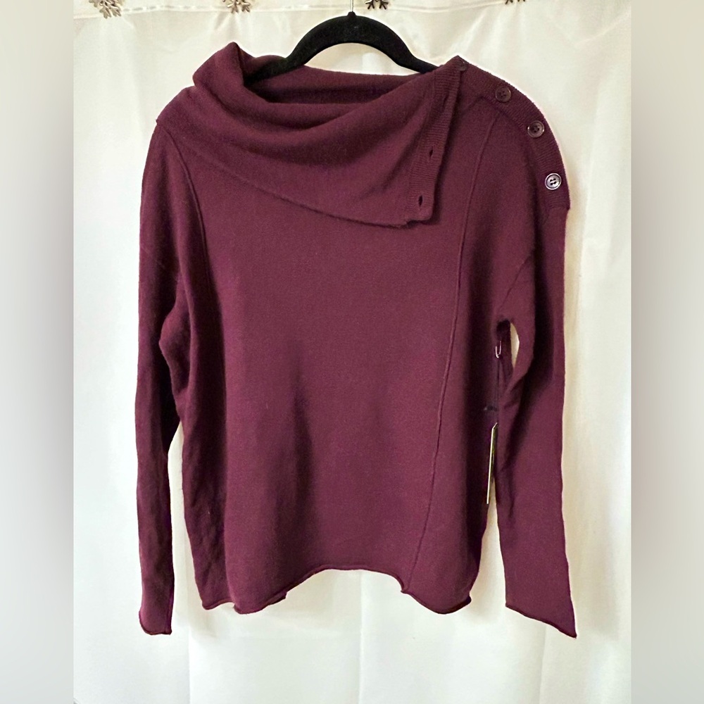 Seven sisters burgundy‎ (eggplant) sweater. Size smalll